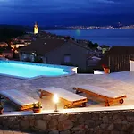 With Private Pool And Beautiful Sea View - By Traveler Tourist Agency Krk - Id 2106 Vrbnik (Primorje-Gorski Kotar)