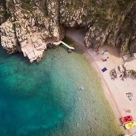 With Private Pool And Beautiful Sea View - By Traveler Tourist Agency Krk - Id 2106 Apartman Vrbnik