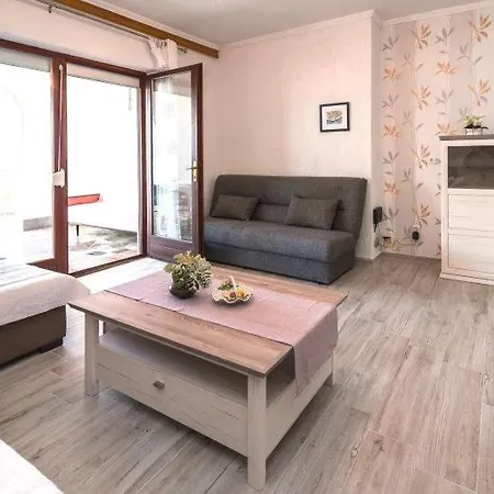 Apartment With Private Pool And Beautiful Sea View - By Traveler Tourist Agency Krk - Id 2106 Vrbnik (Primorje-Gorski Kotar)