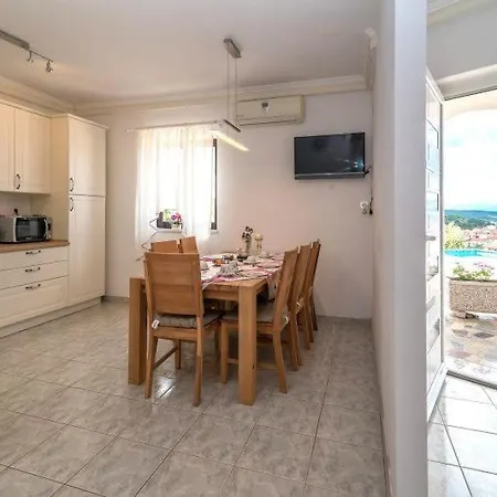 Apartman With Private Pool And Beautiful Sea View - By Traveler Tourist Agency Krk - Id 2106 *