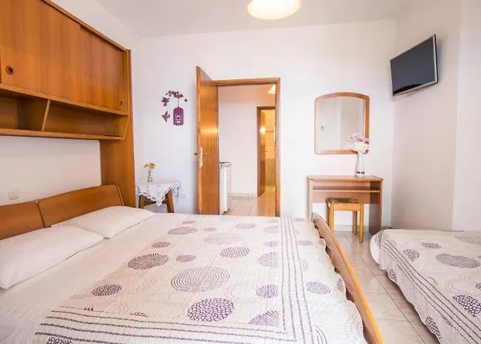 With Private Pool And Beautiful Sea View - By Traveler Tourist Agency Krk - Id 2106 * Vrbnik (Primorje-Gorski Kotar)