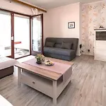 Apartament With Private Pool And Beautiful Sea View - By Traveler Tourist Agency Krk - Id 2106 Vrbnik (Primorje-Gorski Kotar)